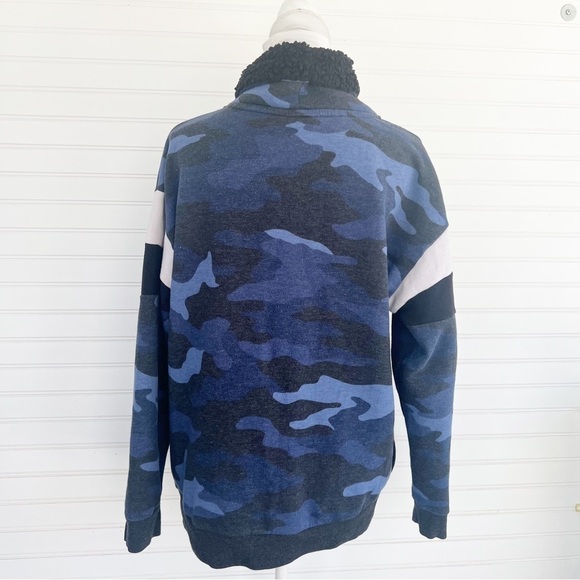 VS Pink Sherpa Lined Campus Cowl Neck Size Medium - Picture 4 of 11